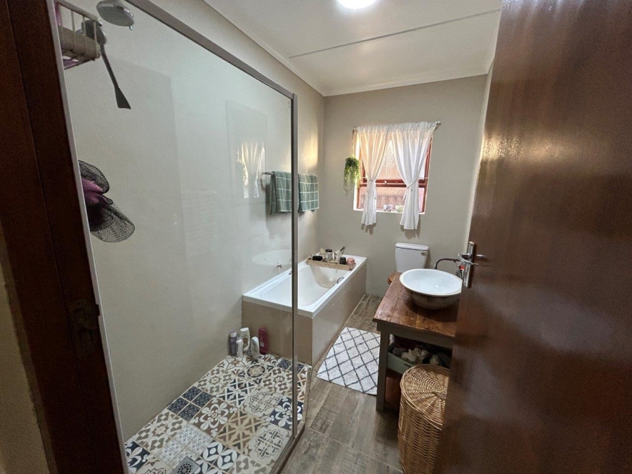 4 Bedroom Property for Sale in Noorsekloof Eastern Cape